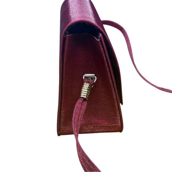 Crossbody Bag/ Wallet In Burgundy New 5”x 4.5” Flap Closure Gold Tone - Picture 4 of 9